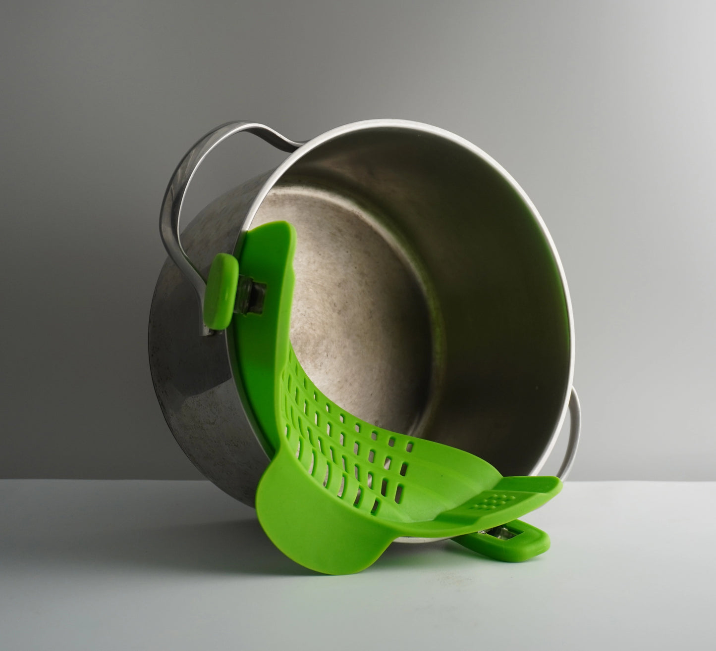 Clip-On Pot Strainer